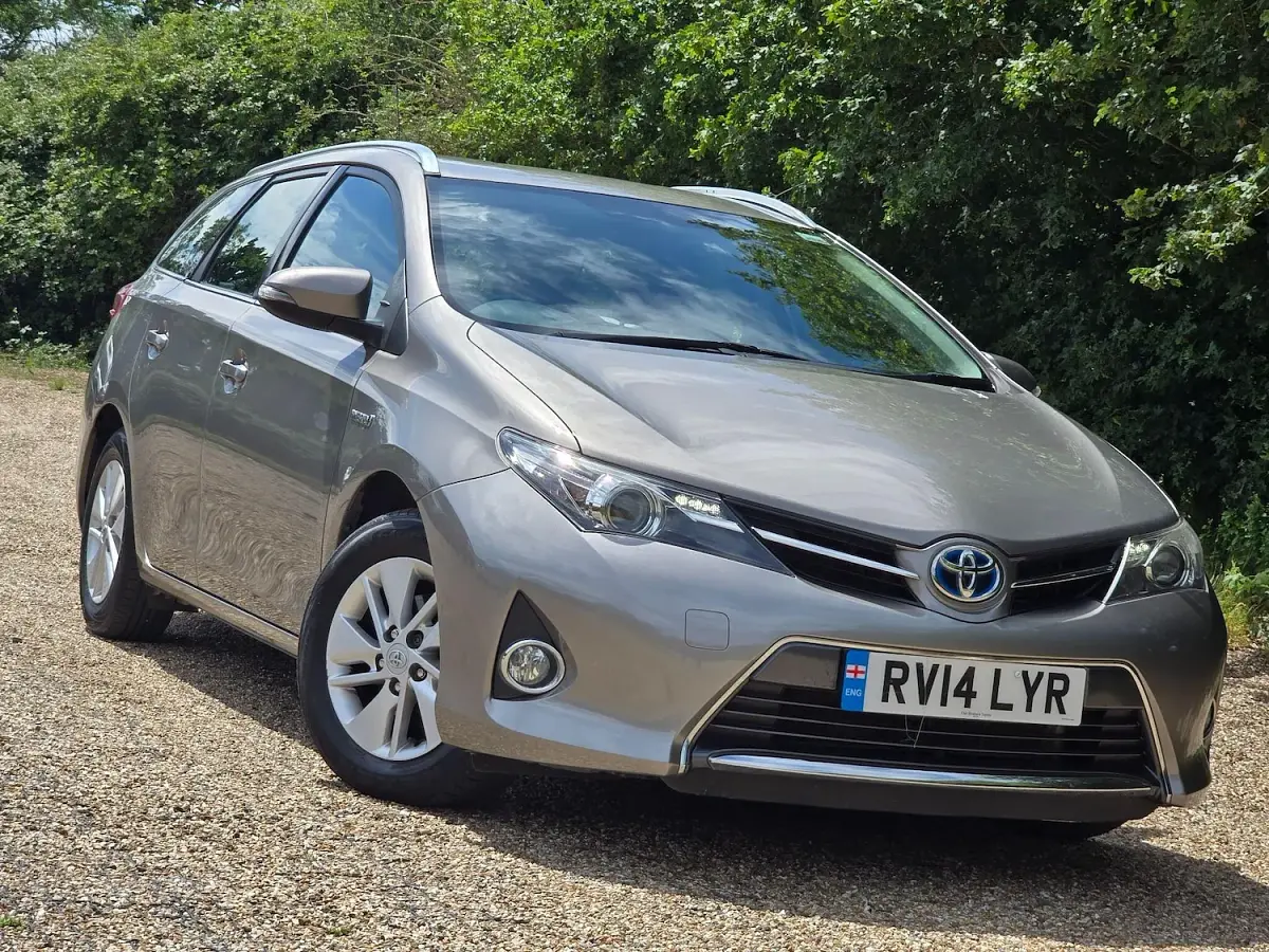 2014 | Toyota Auris Hybrid – 19 Used + Free Valuation